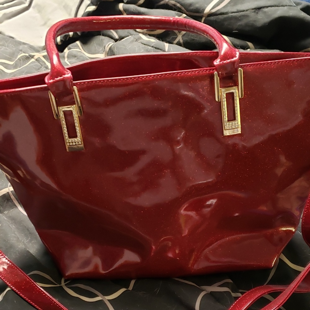 Red shimmer tote